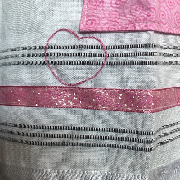 Handmade “Think Pink!” Apron - Picture 4 of 9